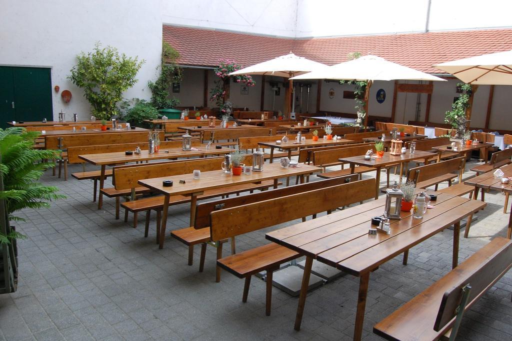 Hotel & Brauerei-Gasthof Neuwirt Нойбург-ан-дер-Донау Экстерьер фото